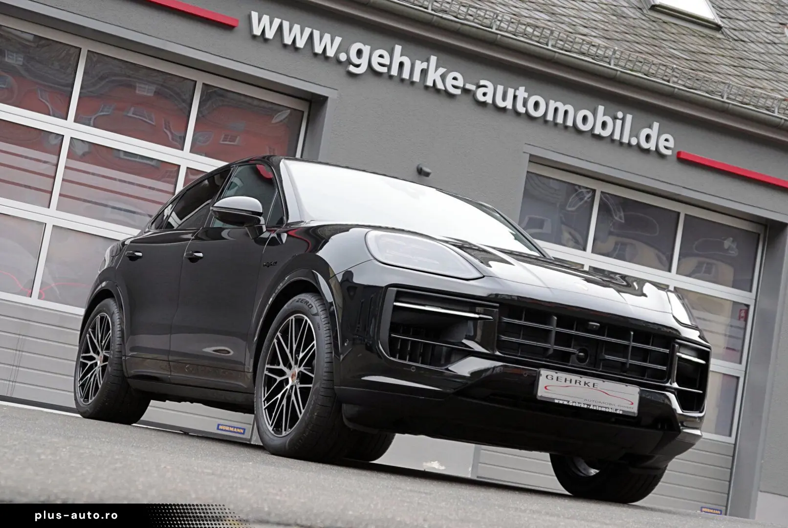 PORSCHE Cayenne Coupe E-Hybrid Black Edition HA-Lenkung