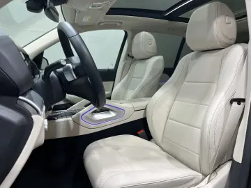 MERCEDES-BENZ GLE 350 de 4MATIC Advanced PANO AHK MultiBeam