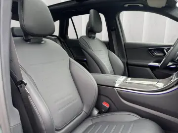 MERCEDES-BENZ GLC 300 d AMG Prem  PANO HUD BURMESTER AHK 20