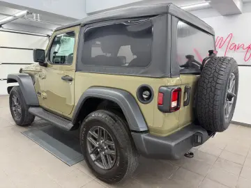 JEEP Wrangler 2.0 Aut. 4x4 2-Door Sport S Drab Olive