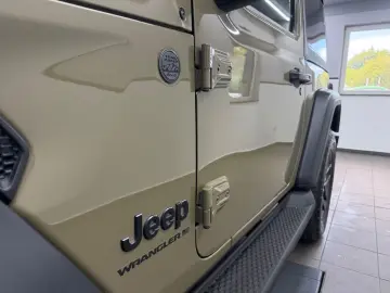 JEEP Wrangler 2.0 Aut. 4x4 2-Door Sport S Drab Olive