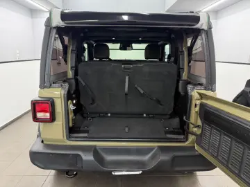 JEEP Wrangler 2.0 Aut. 4x4 2-Door Sport S Drab Olive