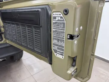 JEEP Wrangler 2.0 Aut. 4x4 2-Door Sport S Drab Olive