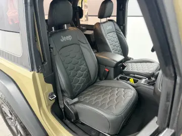 JEEP Wrangler 2.0 Aut. 4x4 2-Door Sport S Drab Olive