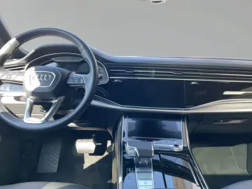 AUDI Q8 50 TDI qu Matrix Pano StandHzg 360 Kamera HuD