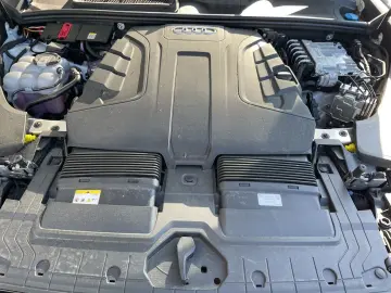 AUDI Q8 50 TDI qu Matrix Pano StandHzg 360 Kamera HuD