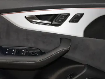 AUDI Q8 50 TDI quattro S line Head Up Pano Matrix B&O