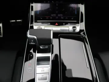AUDI Q8 S-Line 50TDI quattro   Pano  Matrix  AHK  B&O
