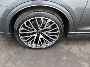 AUDI Q8 S-Line 50TDI quattro   Pano  Matrix  AHK  B&O