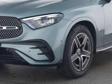 MERCEDES-BENZ GLC 300 d 4M AMG-Sport Pano Burm HUD AHK Night