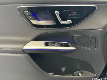 MERCEDES-BENZ GLC 300 d AMG  Pano AHK Memory Kamera CarPlay