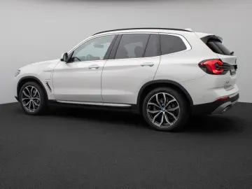 BMW X3 xD30e Panorama 360 HUD DAB H K Komfort 20Zoll