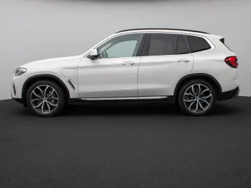 BMW X3 xD30e Panorama 360 HUD DAB H K Komfort 20Zoll