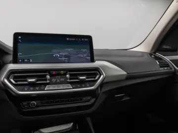 BMW X3 xD30e Panorama 360 HUD DAB H K Komfort 20Zoll
