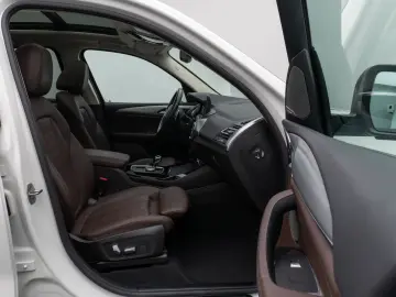 BMW X3 xD30e Panorama 360 HUD DAB H K Komfort 20Zoll