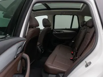 BMW X3 xD30e Panorama 360 HUD DAB H K Komfort 20Zoll