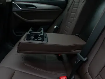 BMW X3 xD30e Panorama 360 HUD DAB H K Komfort 20Zoll
