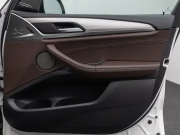 BMW X3 xD30e Panorama 360 HUD DAB H K Komfort 20Zoll