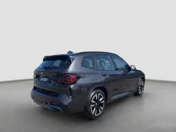 BMW iX3 (M-Sport Navi LED HUD ACC WLAN)