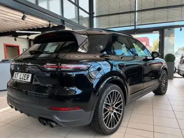 PORSCHE Cayenne Platinum Edition Garantie 02 2029