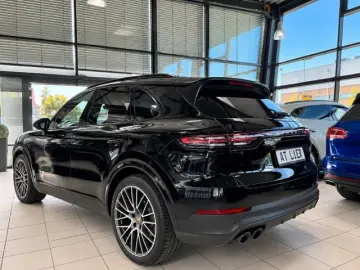 PORSCHE Cayenne Platinum Edition Garantie 02 2029