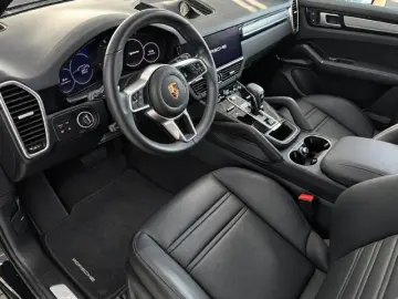 PORSCHE Cayenne Platinum Edition Garantie 02 2029