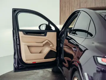 PORSCHE Cayenne S Coupé  PTS  1. Hand  Burmester