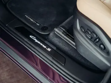 PORSCHE Cayenne S Coupé  PTS  1. Hand  Burmester