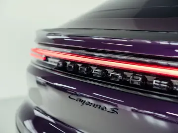 PORSCHE Cayenne S Coupé  PTS  1. Hand  Burmester