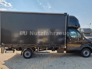 Mercedes-Benz Sprinter 319 CDI Tarpaulin 9PAL SleeperCab LBW