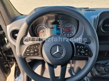 Mercedes-Benz Sprinter 319 CDI Tarpaulin 9PAL SleeperCab LBW
