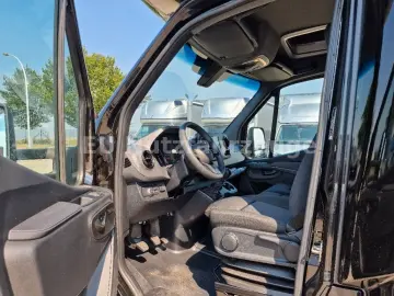 Mercedes-Benz Sprinter 319 CDI Tarpaulin 9PAL SleeperCab LBW