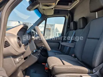 Mercedes-Benz Sprinter 319 CDI Tarpaulin 9PAL SleeperCab LBW