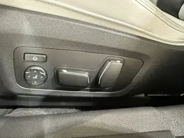 BMW M3 Competition M xDrive Limousine ACC 360  HUD