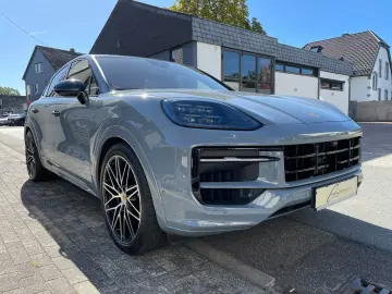 PORSCHE Cayenne S Coupé  ACC PDCC STHZ SoftClose TV BOSE