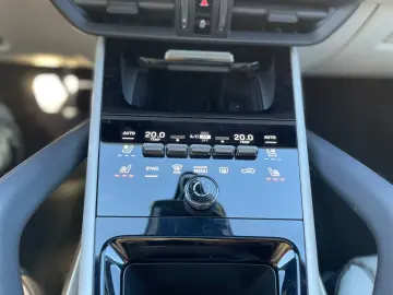 PORSCHE Cayenne S Coupé  ACC PDCC STHZ SoftClose TV BOSE