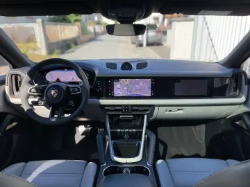 PORSCHE Cayenne S Coupé  ACC PDCC STHZ SoftClose TV BOSE