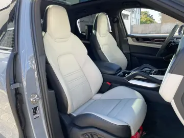 PORSCHE Cayenne S Coupé  ACC PDCC STHZ SoftClose TV BOSE