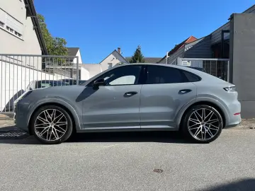 PORSCHE Cayenne S Coupé  ACC PDCC STHZ SoftClose TV BOSE
