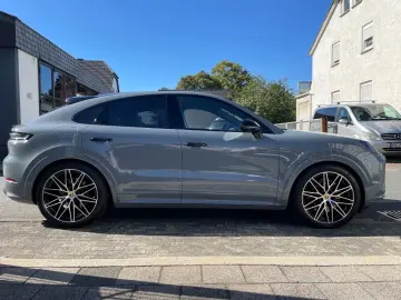 PORSCHE Cayenne S Coupé  ACC PDCC STHZ SoftClose TV BOSE