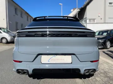 PORSCHE Cayenne S Coupé  ACC PDCC STHZ SoftClose TV BOSE