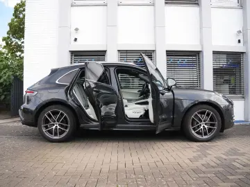 PORSCHE Macan LEDER KREIDE-ACC-LUFTF-PANO-SPORTABG.-VOLL