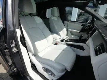 PORSCHE Macan LEDER KREIDE-ACC-LUFTF-PANO-SPORTABG.-VOLL