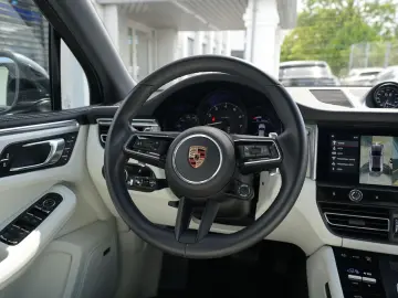 PORSCHE Macan LEDER KREIDE-ACC-LUFTF-PANO-SPORTABG.-VOLL