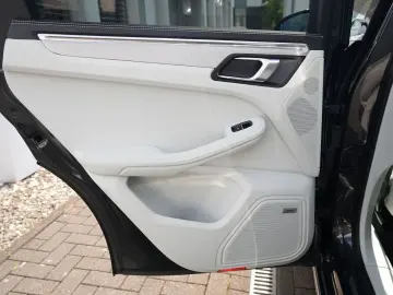 PORSCHE Macan LEDER KREIDE-ACC-LUFTF-PANO-SPORTABG.-VOLL