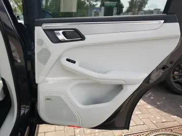 PORSCHE Macan LEDER KREIDE-ACC-LUFTF-PANO-SPORTABG.-VOLL