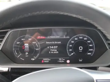 AUDI Q8 e-tron 50 quattro advanced Navi Matrix Kamera
