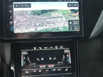 AUDI Q8 e-tron 50 quattro advanced Navi Matrix Kamera
