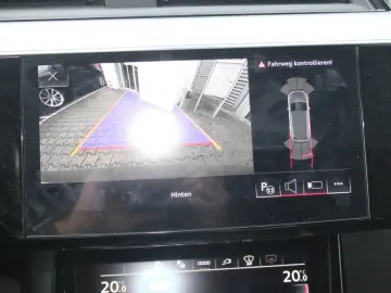 AUDI Q8 e-tron 50 quattro advanced Navi Matrix Kamera