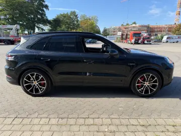 PORSCHE CAYENNE S E-HYBRID  BURMESTER  UPE 164.918 73 €